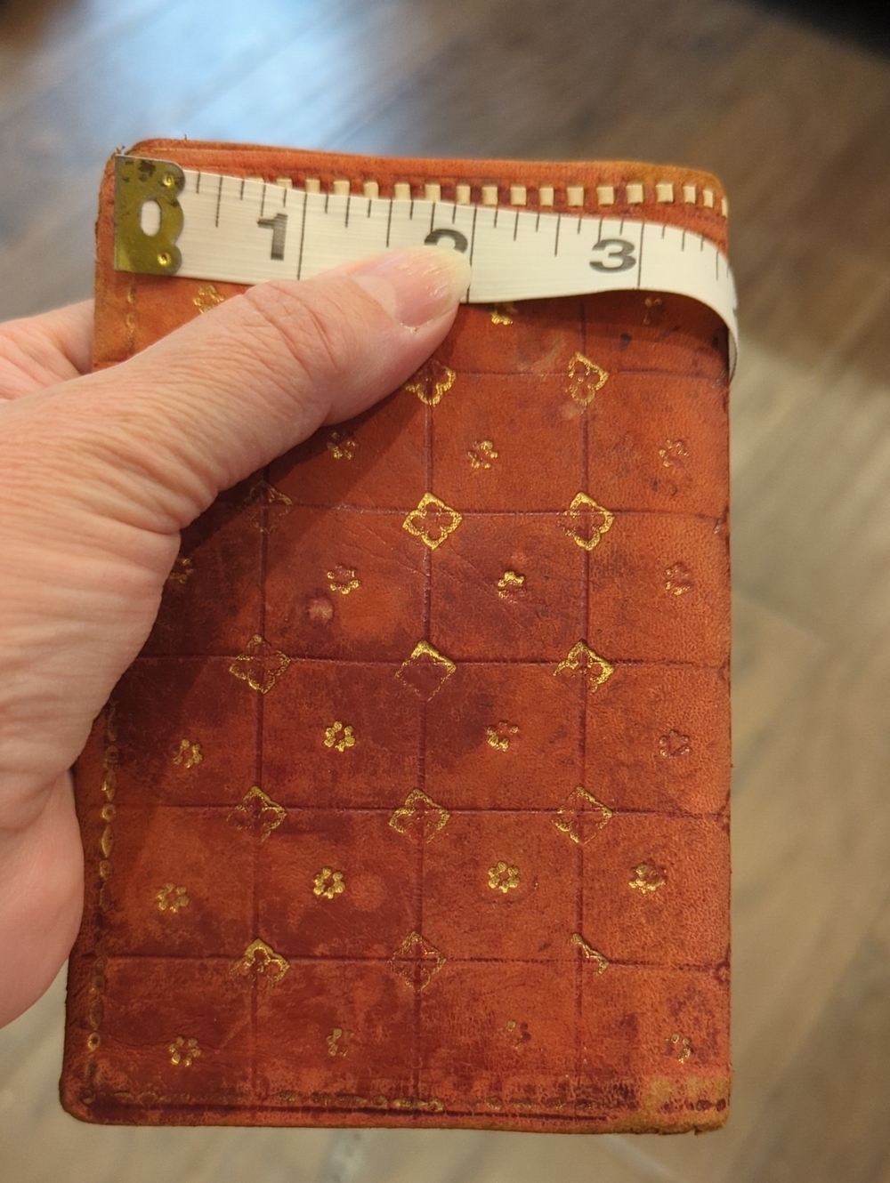 Red Embossed Leather Wallet - Picture 9 of 10
